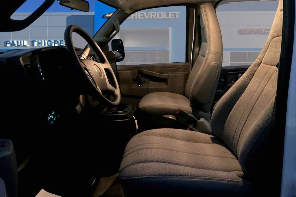 2025 Chevrolet Express Cargo Work Van - Photo 22