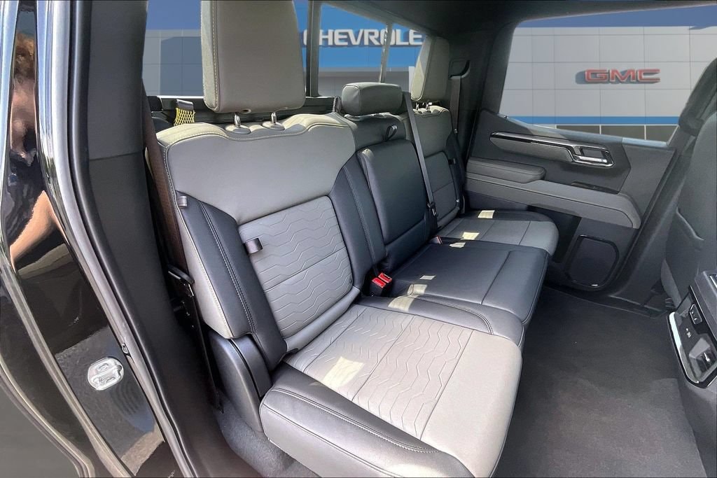 2026 Chevrolet Silverado 1500 ZR2 - Photo 10