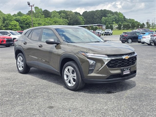 Used 2024 Chevrolet Trax LS with VIN KL77LFE25RC133011 for sale in LaFayette, GA