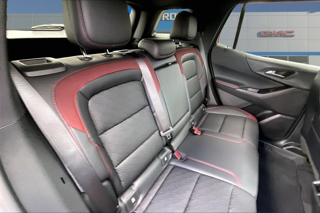 2027 Chevrolet Equinox RS - Photo 10