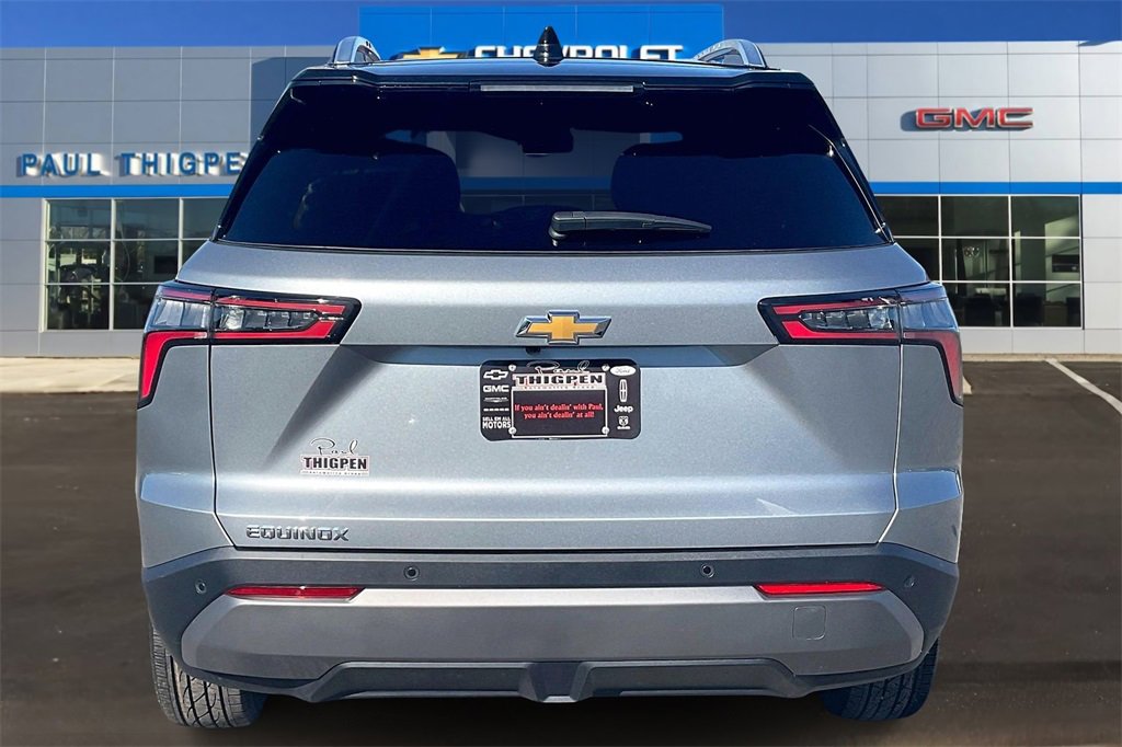 2026 Chevrolet Equinox LT photo 4