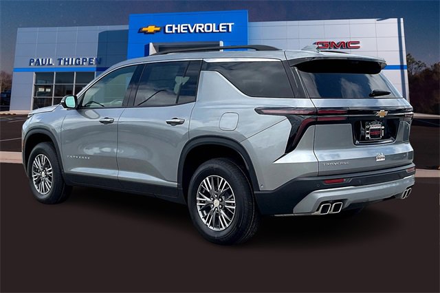 2026 Chevrolet Traverse 1LT photo 2