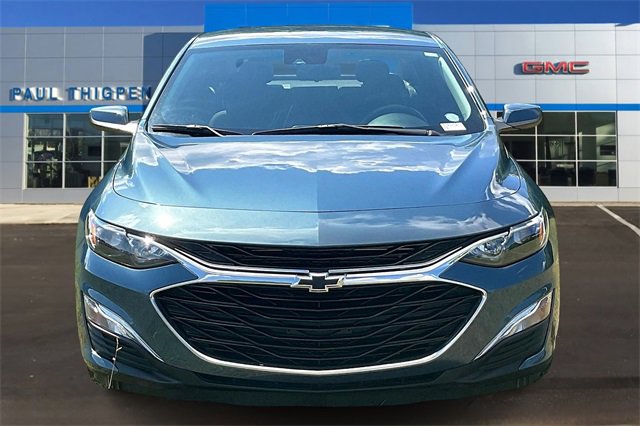 2025 Chevrolet Malibu RS photo 2
