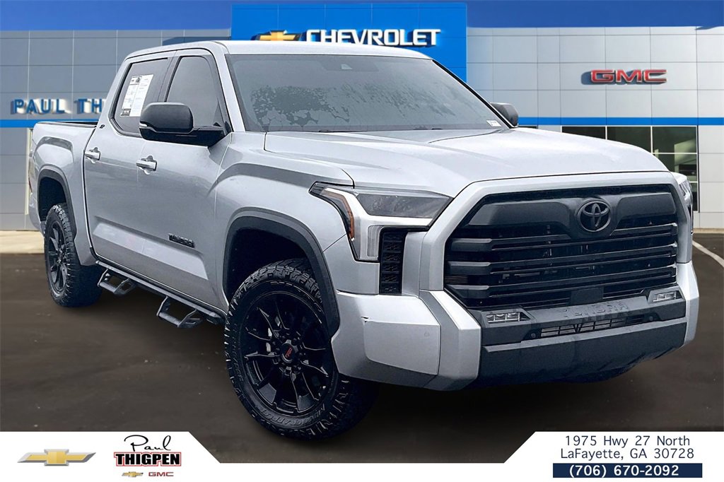 2023 Toyota Tundra SR5's photo