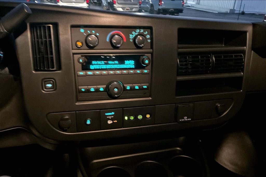 2025 Chevrolet Express Cargo Work Van - Photo 20
