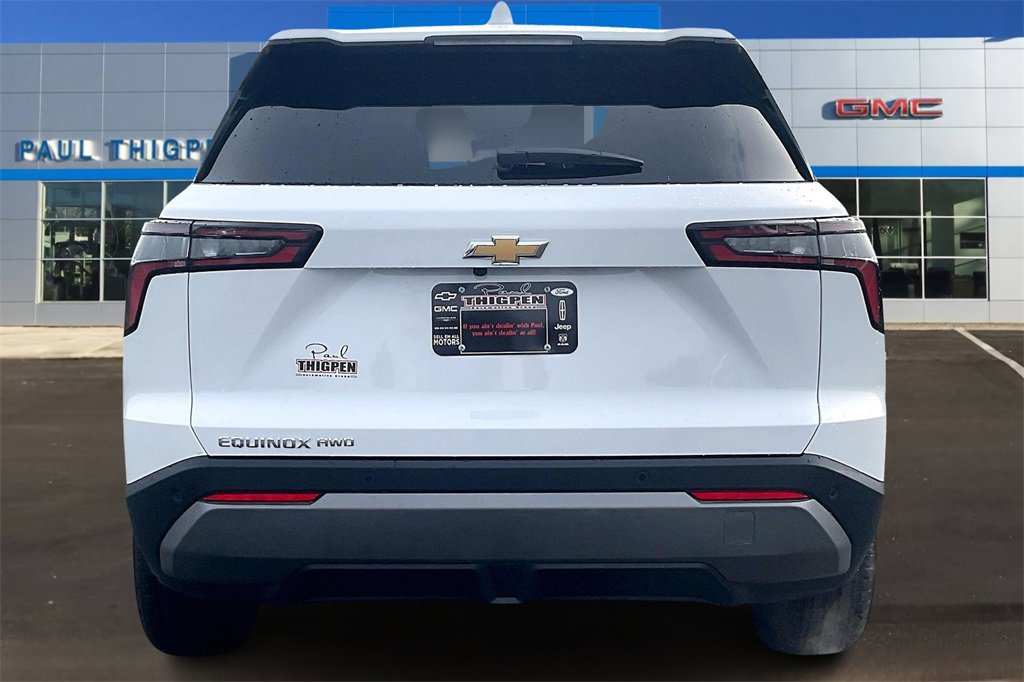 2026 Chevrolet Equinox LT photo 4