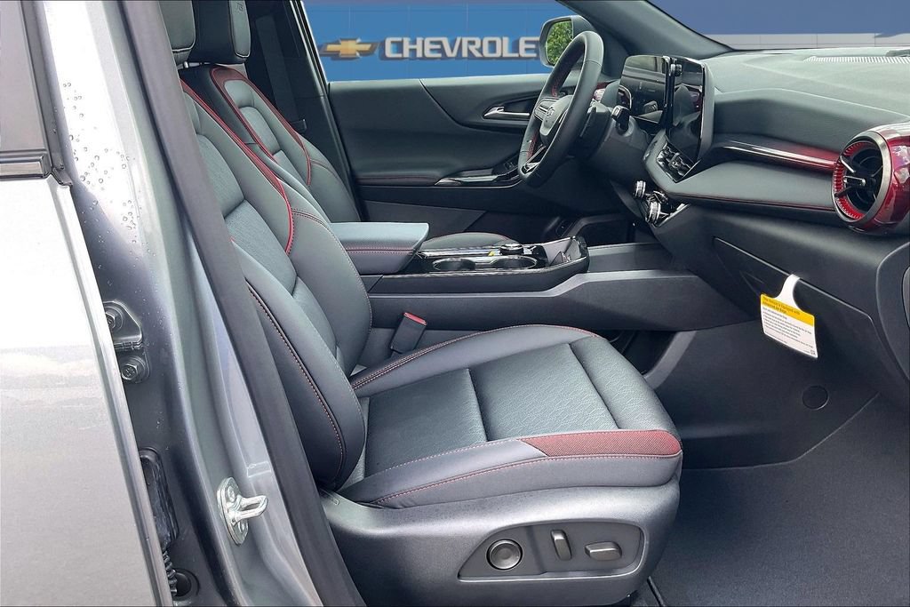 2027 Chevrolet Equinox RS - Photo 11