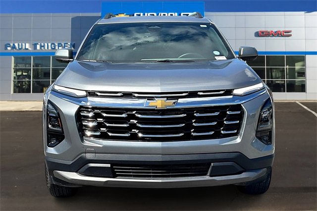 2025 Chevrolet Equinox LT photo 2