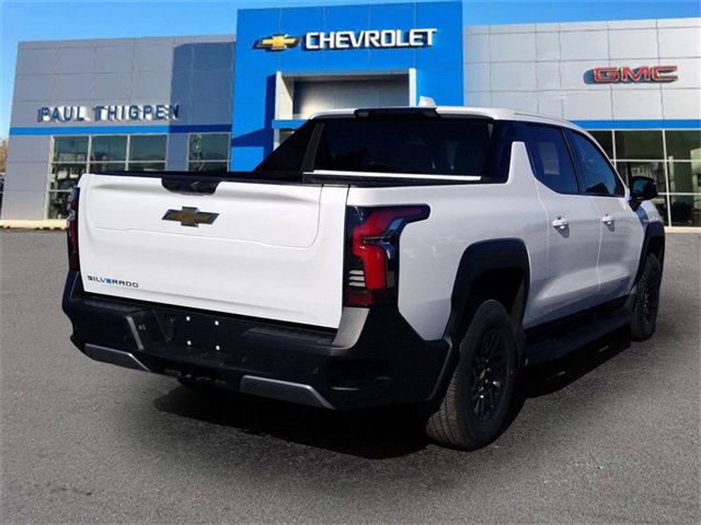 2025 Chevrolet Silverado EV LT photo 4