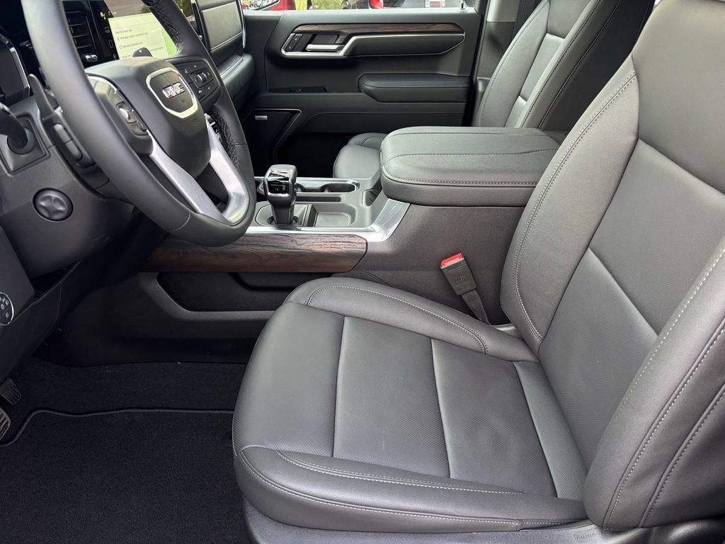 2025 GMC Sierra 1500 SLT - Photo 13