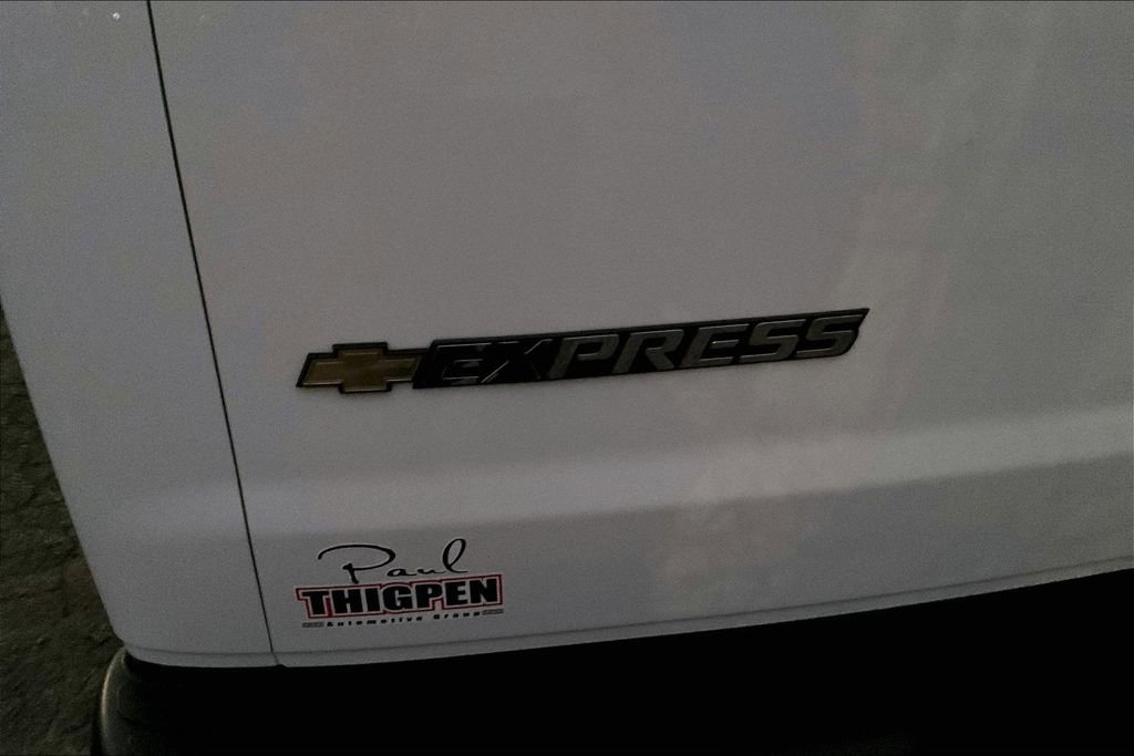 2025 Chevrolet Express Cargo Work Van - Photo 9