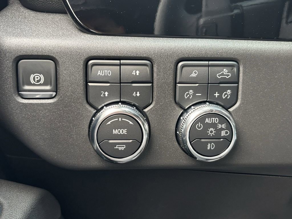 2025 GMC Sierra 1500 SLT - Photo 23