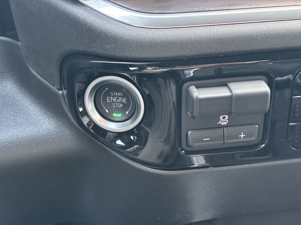 2025 GMC Sierra 1500 SLT - Photo 21