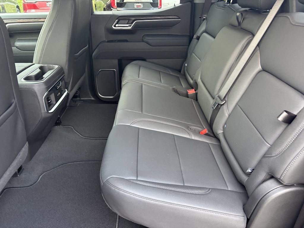 2025 GMC Sierra 1500 SLT - Photo 15