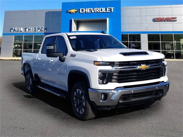 2025 Chevrolet Silverado 2500HD LT photo 2