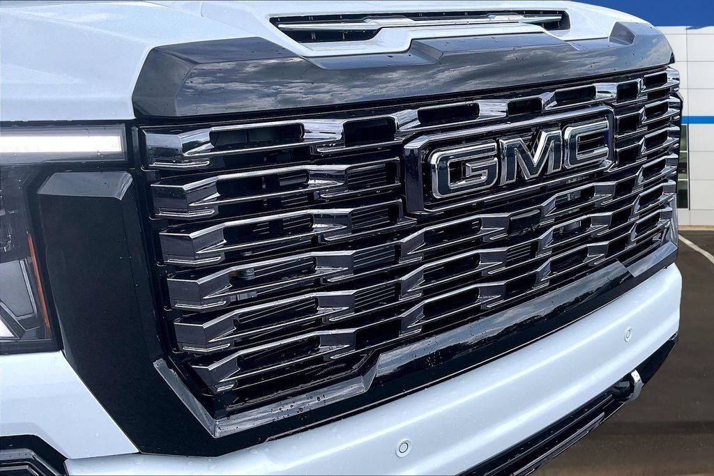 2026 GMC Sierra 3500HD Denali Ultimate - Photo 16