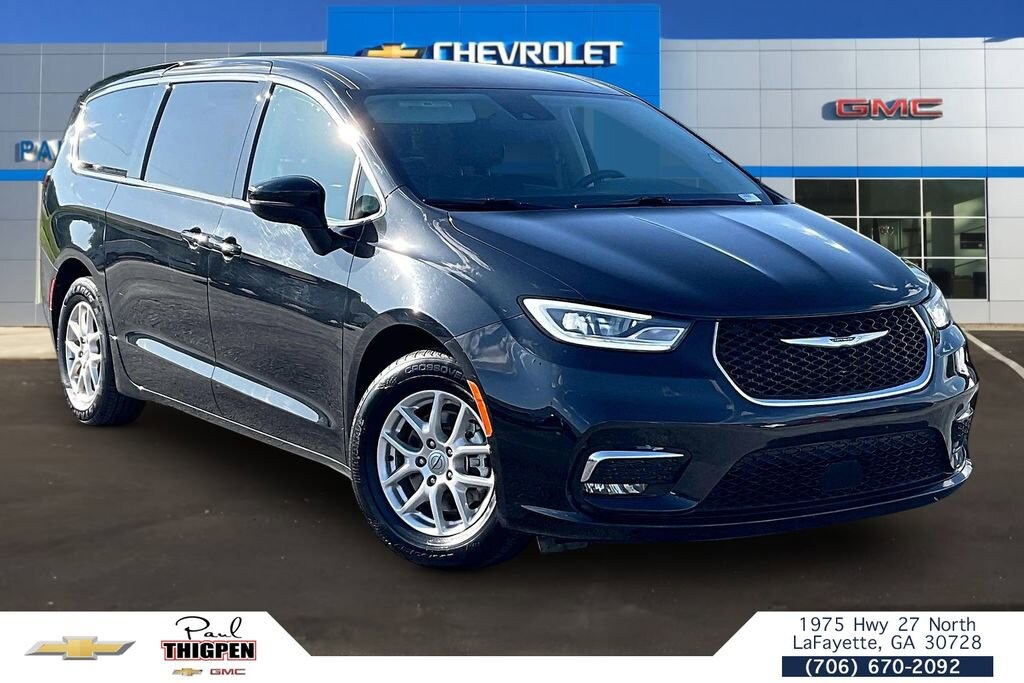 Used 2023 Chrysler Pacifica Touring L