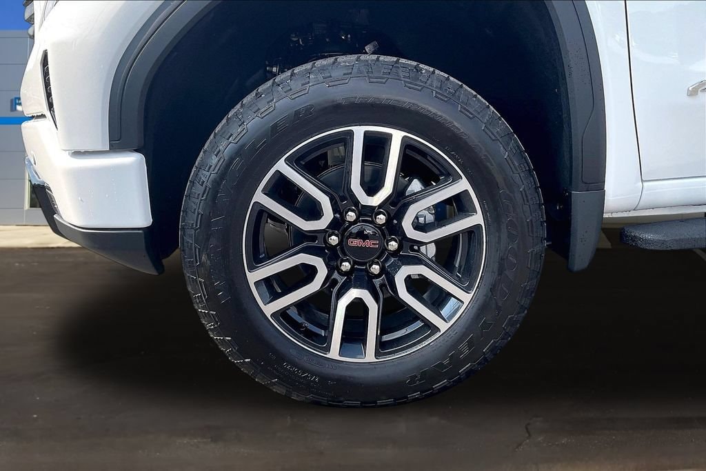 2026 GMC Sierra 1500 AT4 - Photo 13