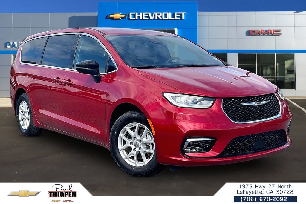 2025 Chrysler Pacifica Select