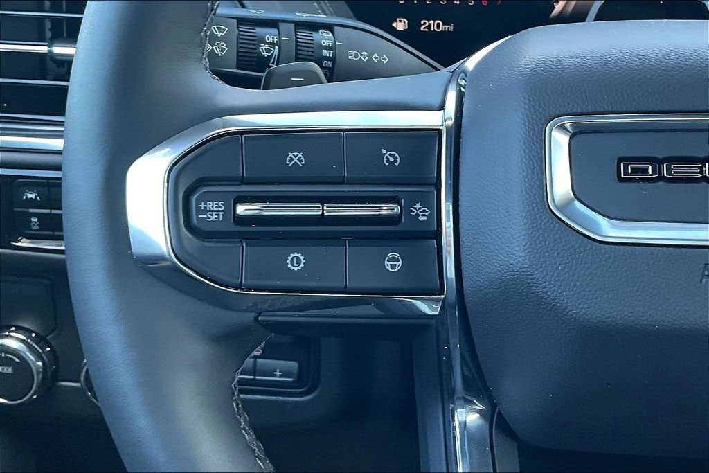 2025 GMC Yukon Denali - Photo 19