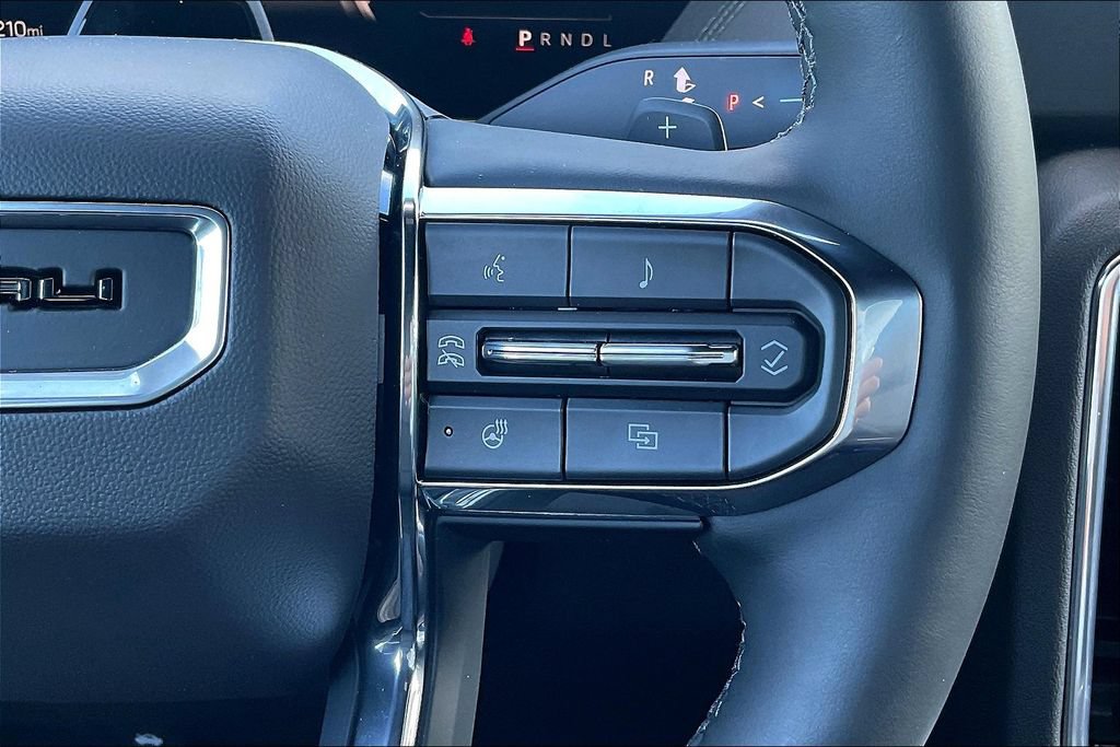 2025 GMC Yukon Denali - Photo 20