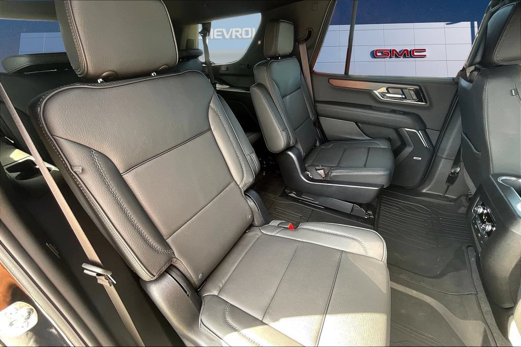 2025 GMC Yukon Denali - Photo 9