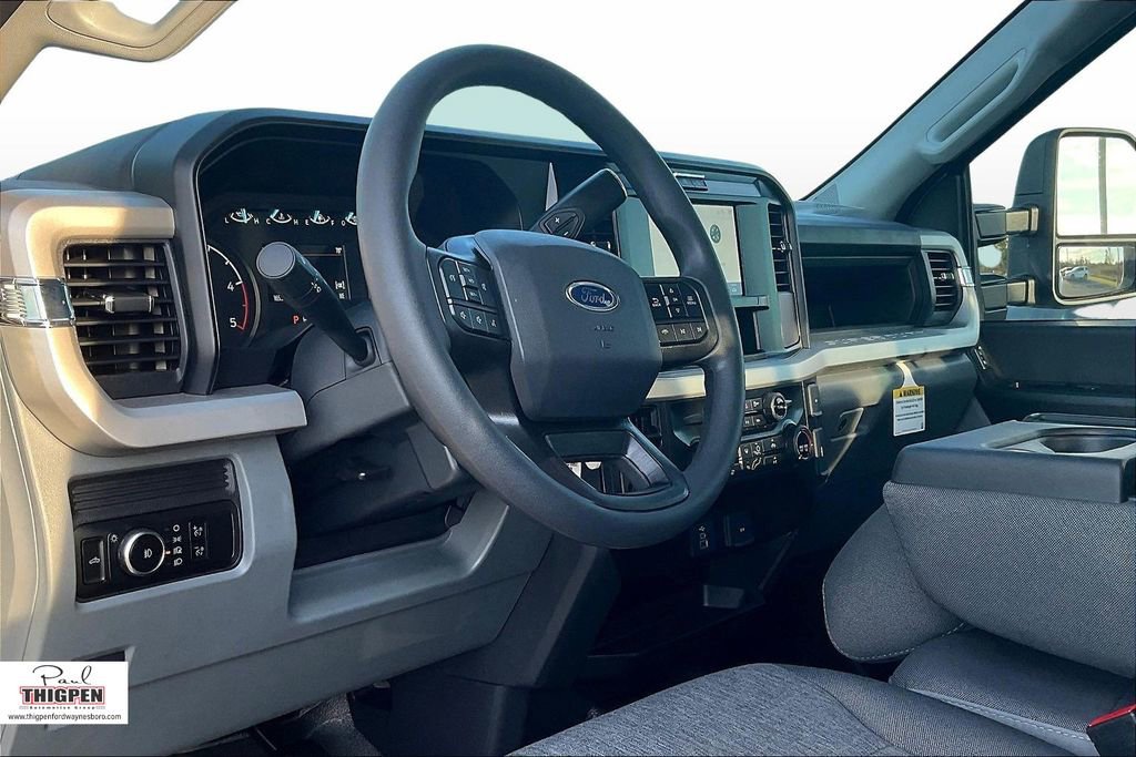 2025 Ford F-350 Super Duty XL - Photo 6