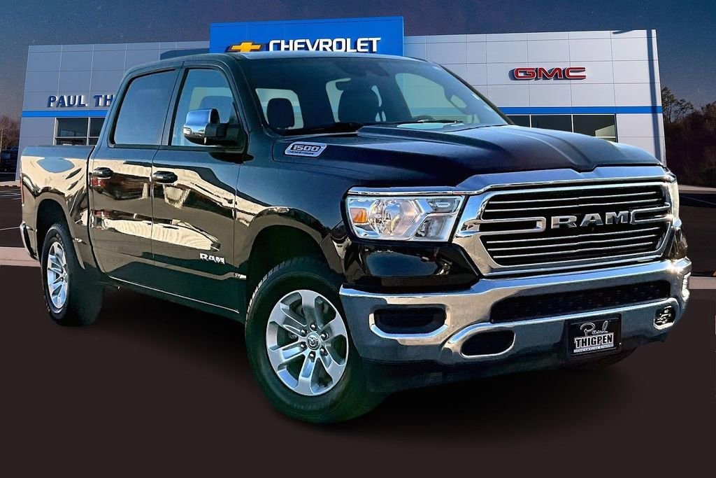 2024 RAM 1500 Laramie 4x4 Crew Cab 5'7's photo