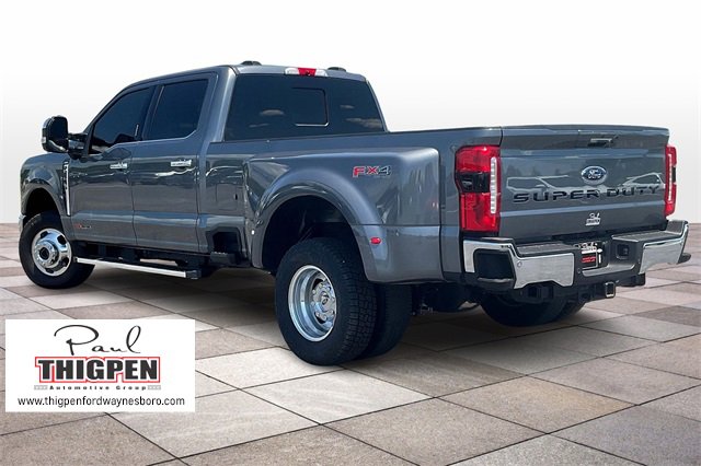 2024 Ford F-350 Lariat photo 2