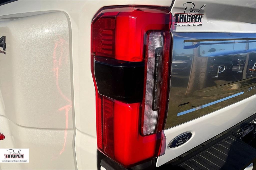 2025 Ford F-350 Super Duty Platinum - Photo 26