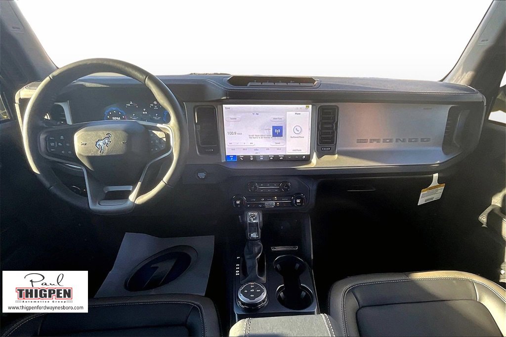 2025 Ford Bronco Outer Banks photo 2