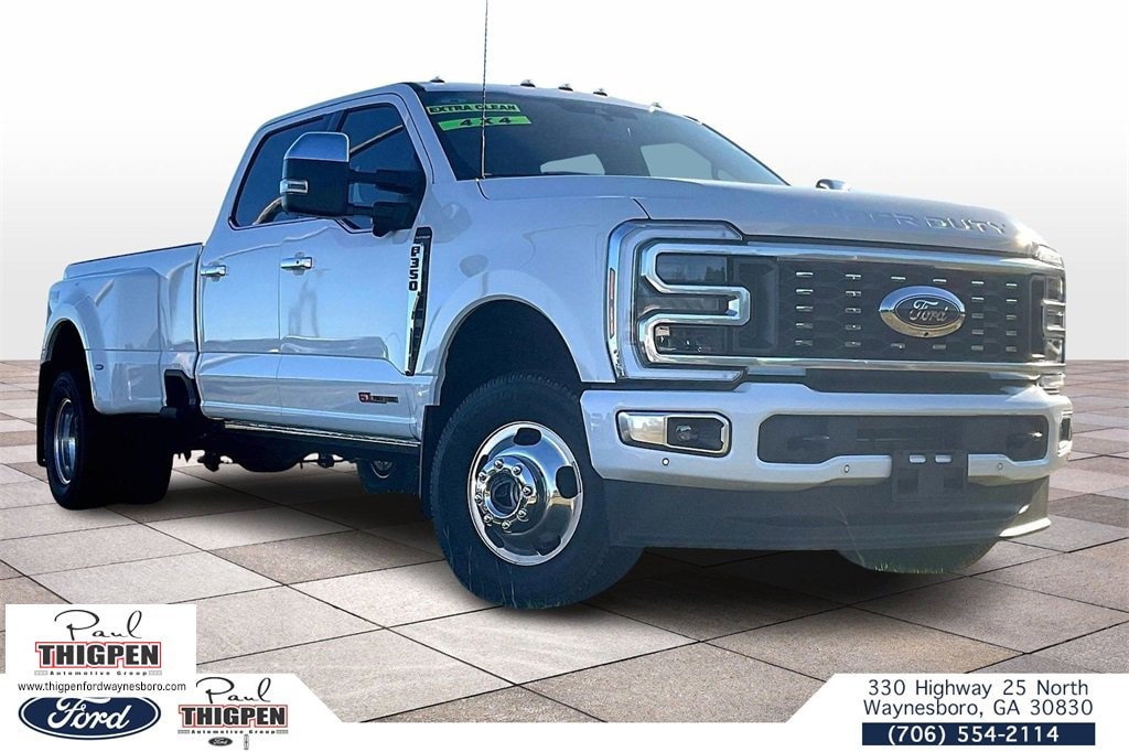 2025 Ford F-350 Super Duty Platinum's photo