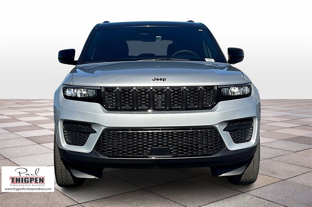 2025 Jeep Grand Cherokee Altitude photo 2