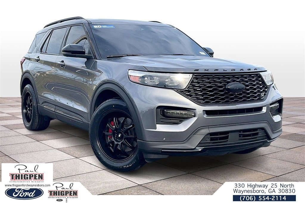 2022 Ford Explorer ST's photo