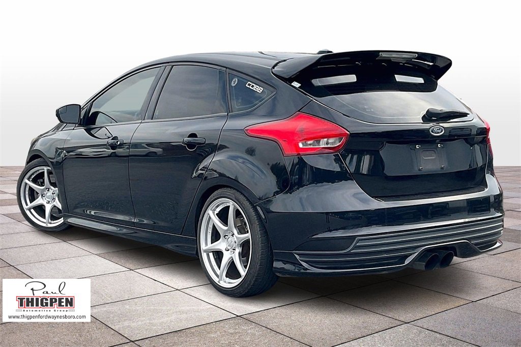 2018 Ford Focus ST photo 2