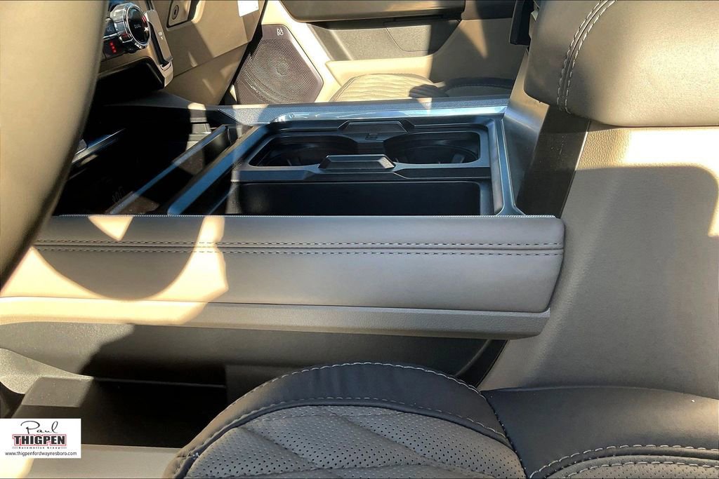 2025 Ford F-350 Super Duty Platinum - Photo 24