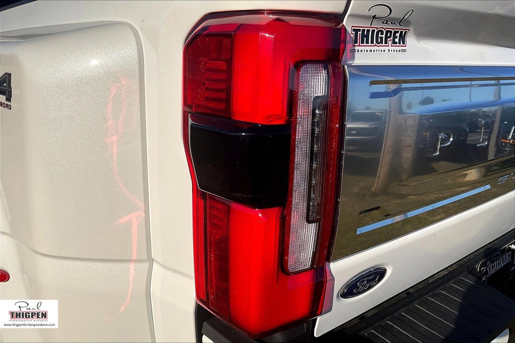 2025 Ford F-350 Super Duty Platinum - Photo 26