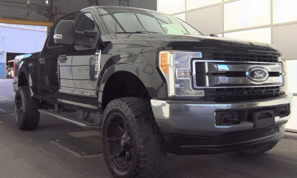 2017 Ford F-250 XLT 4x4 Crew Cab 8' Box's photo