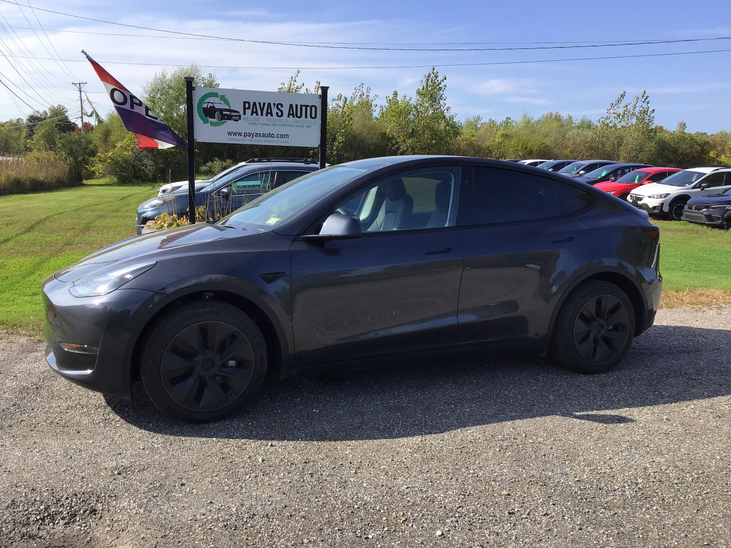 2025 Tesla Model Y Long Range's photo