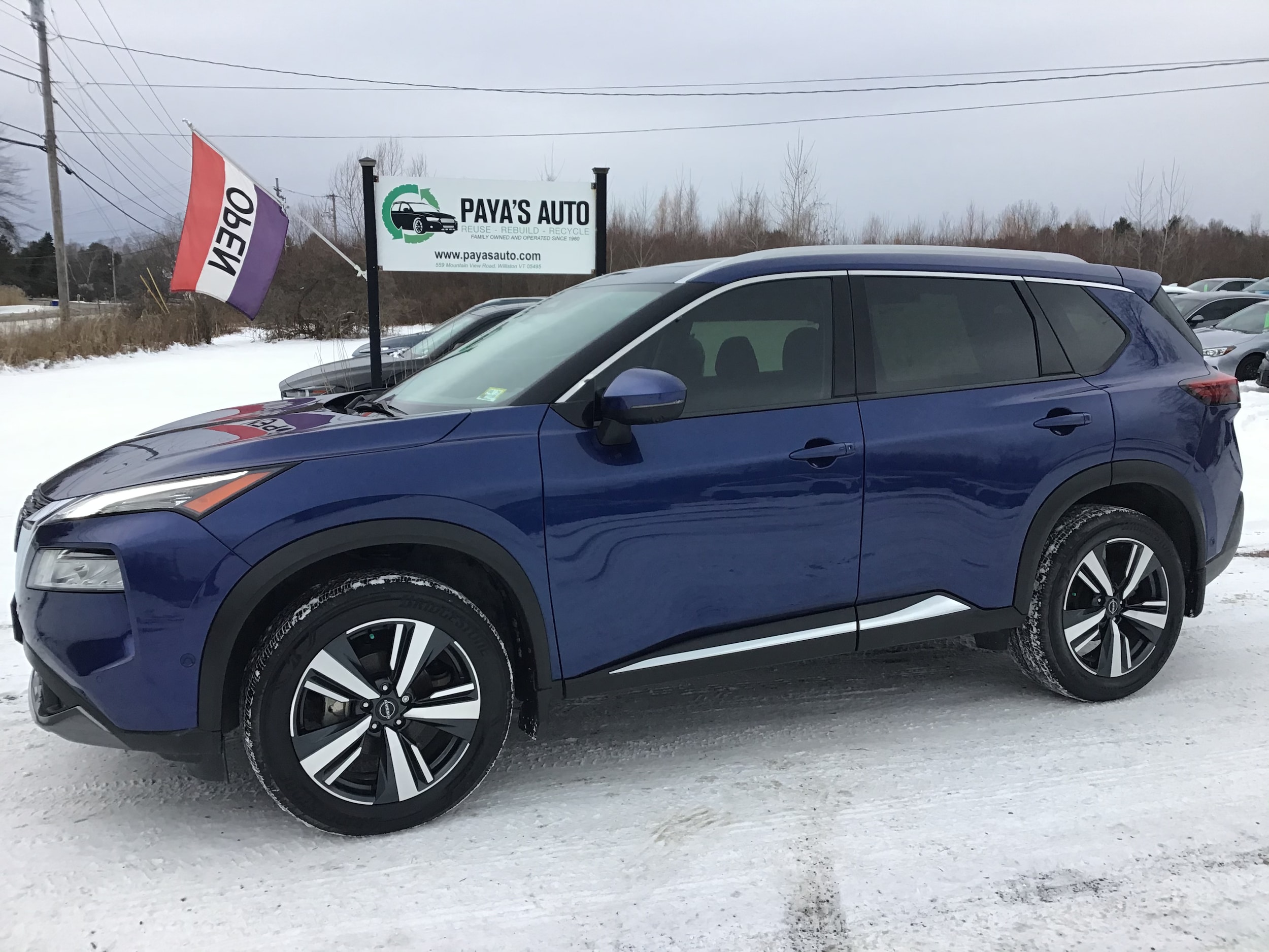 2023 Nissan Rogue SL's photo