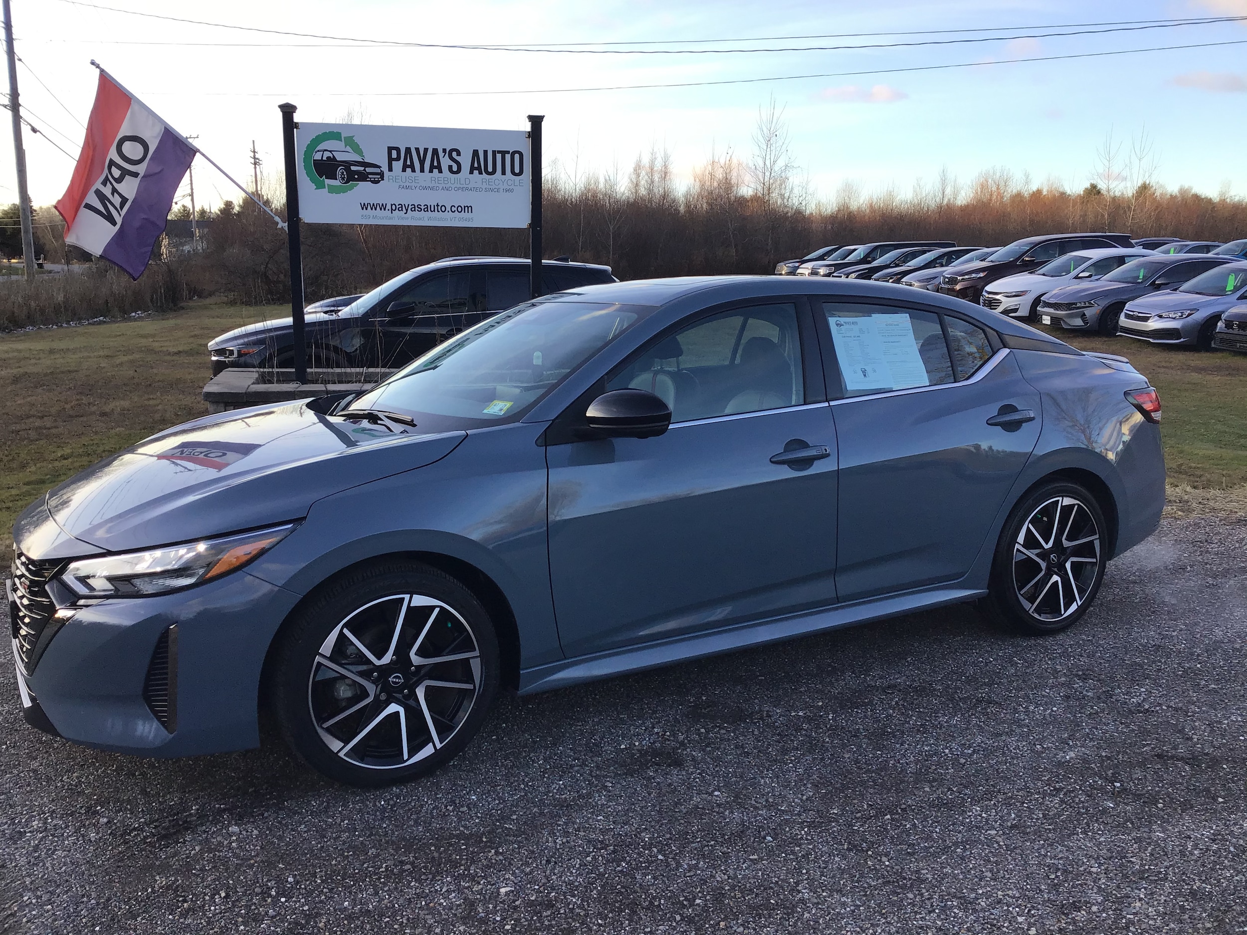 2025 Nissan Sentra SR's photo