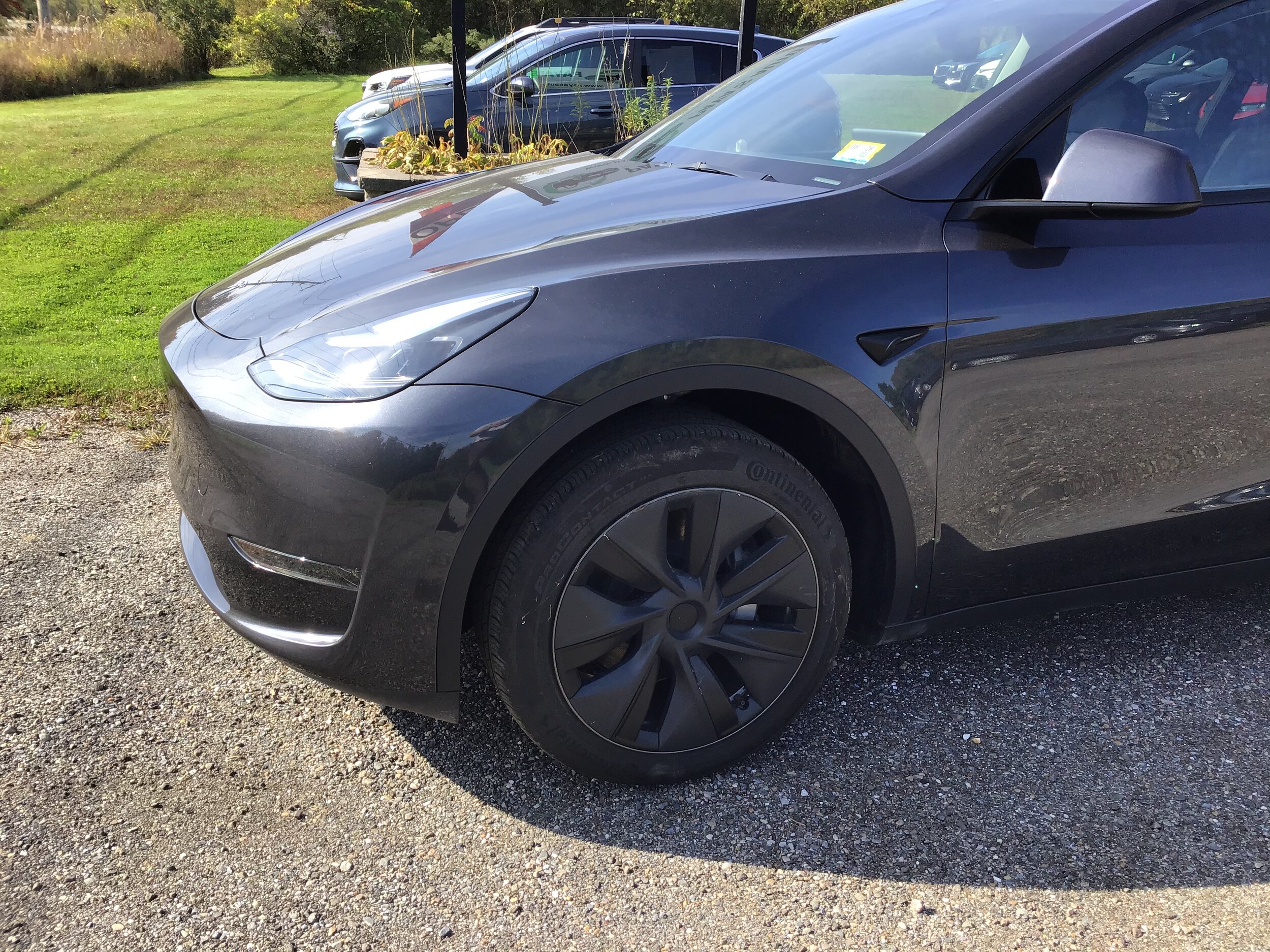 2025 Tesla Model Y Long Range photo 2