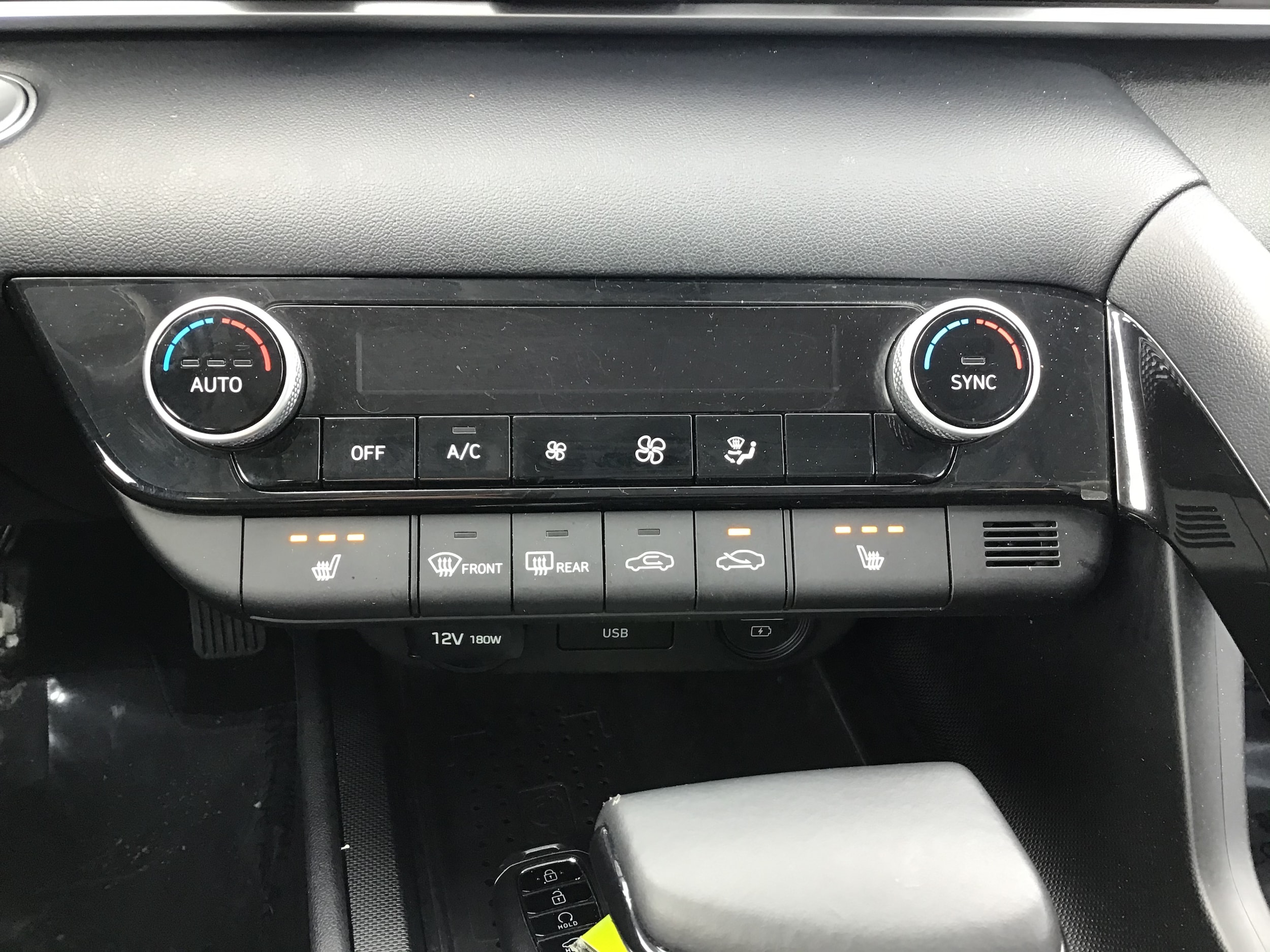 2022 Hyundai Elantra SEL - Photo 12