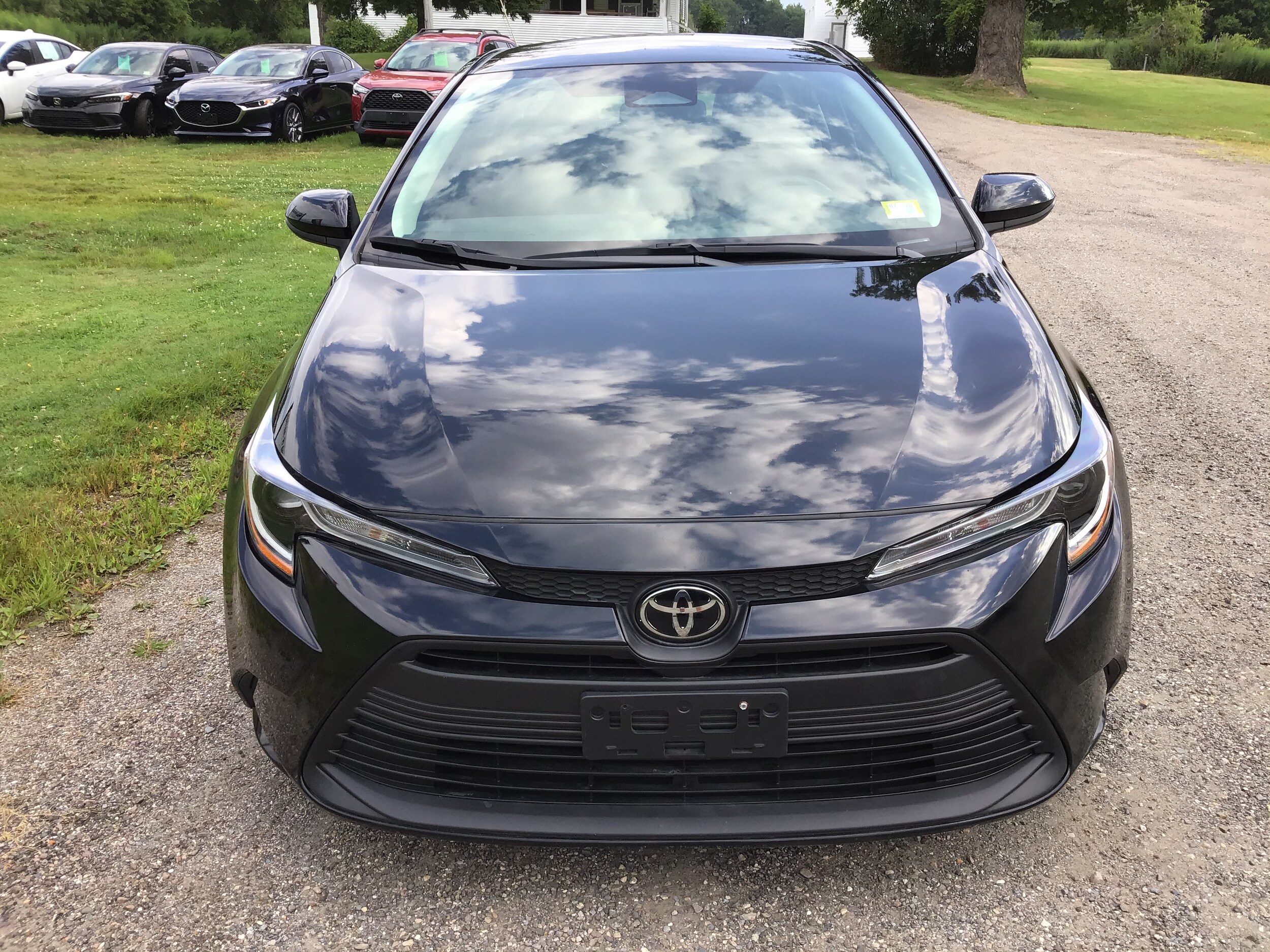 2023 Toyota Corolla LE photo 3