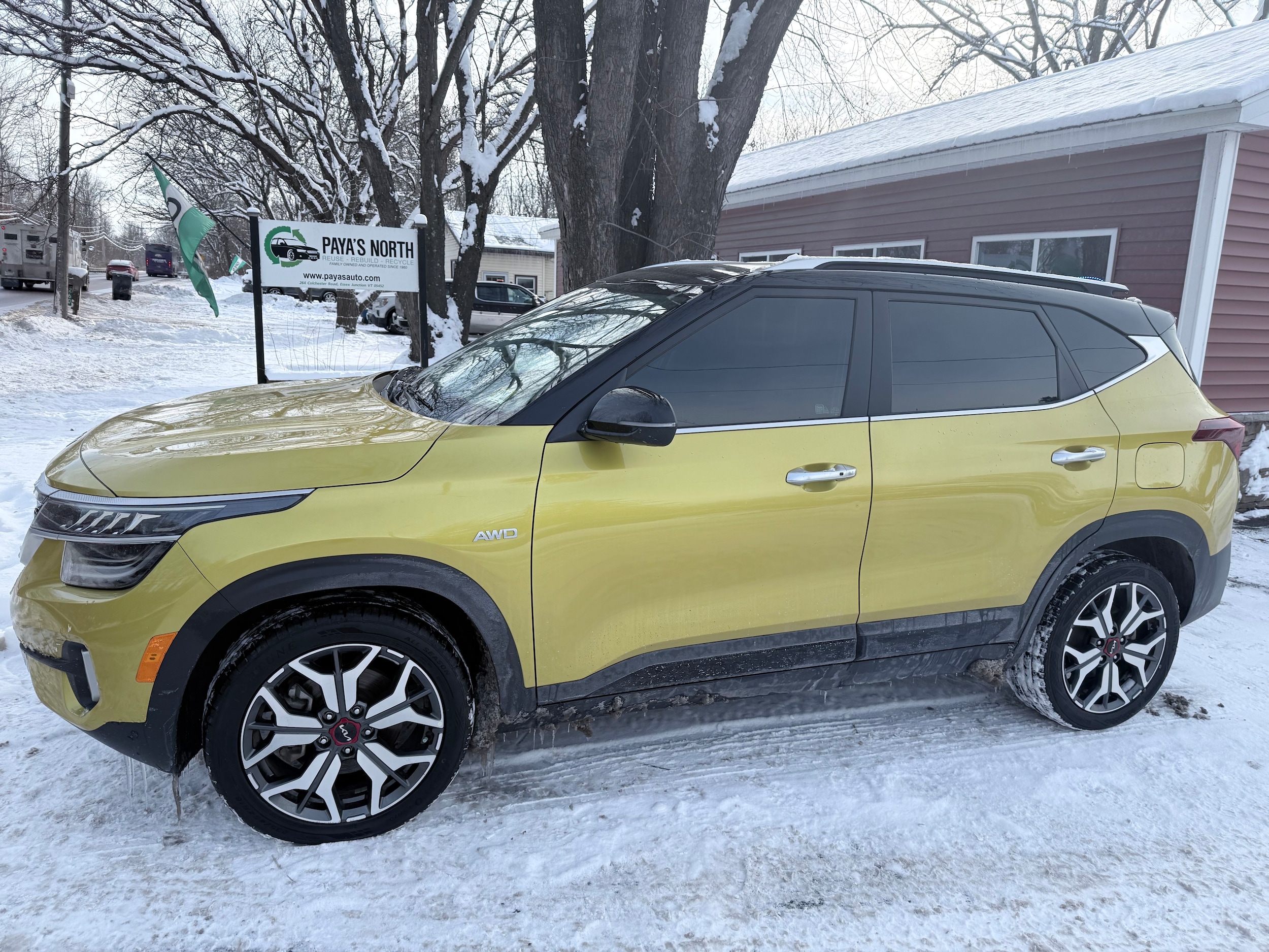 2022 Kia Seltos SX's photo