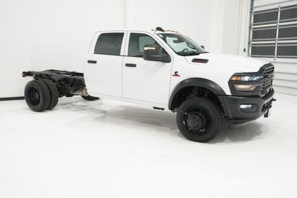 New 2026 Ram 5500 Chassis Cab 5500 TRADESMAN CHASSIS CREW CAB 4X4 60' CA Pickup
