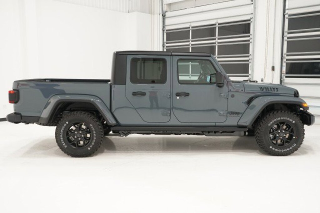 New 2026 Jeep Gladiator WILLYS 4X4 Pickup