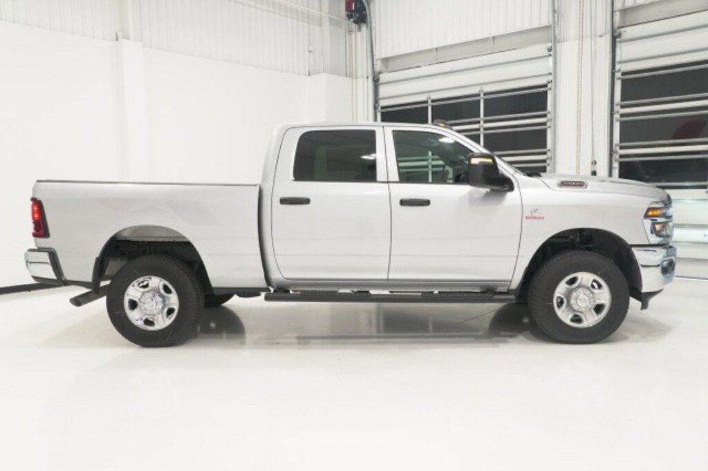New 2026 Ram 2500 TRADESMAN CREW CAB 4X4 6'4 BOX Pickup