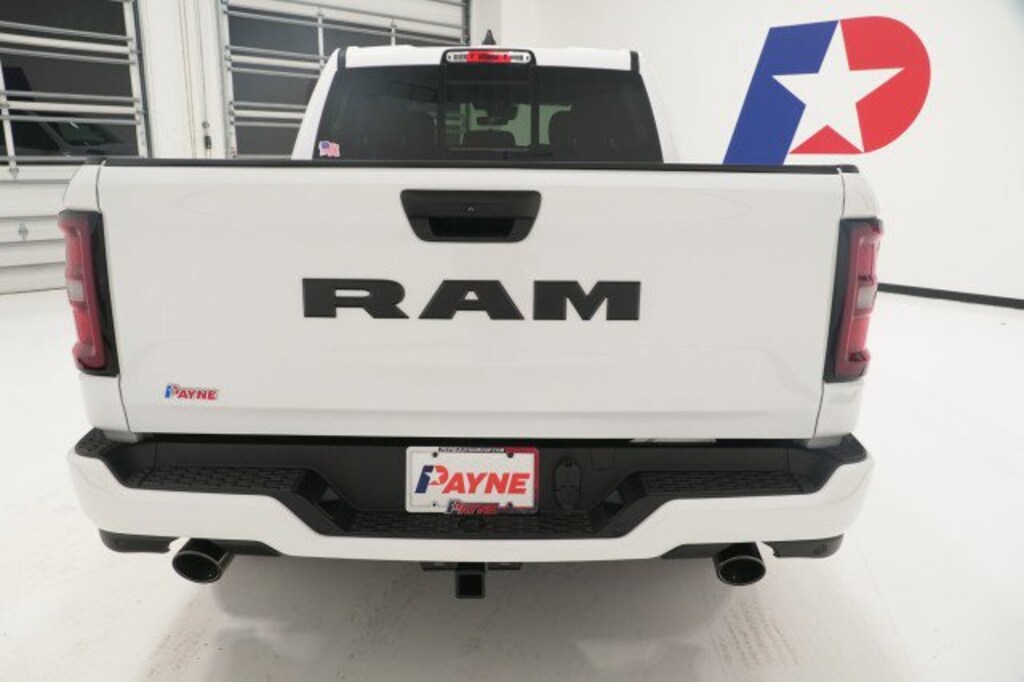 New 2026 Ram 1500 EXPRESS CREW CAB 4X2 5'7 BOX Pickup