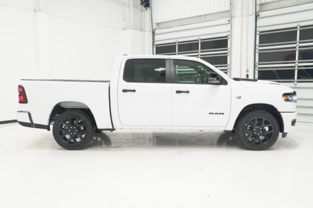 New 2026 Ram 1500 LARAMIE CREW CAB 4X4 5'7 BOX Pickup